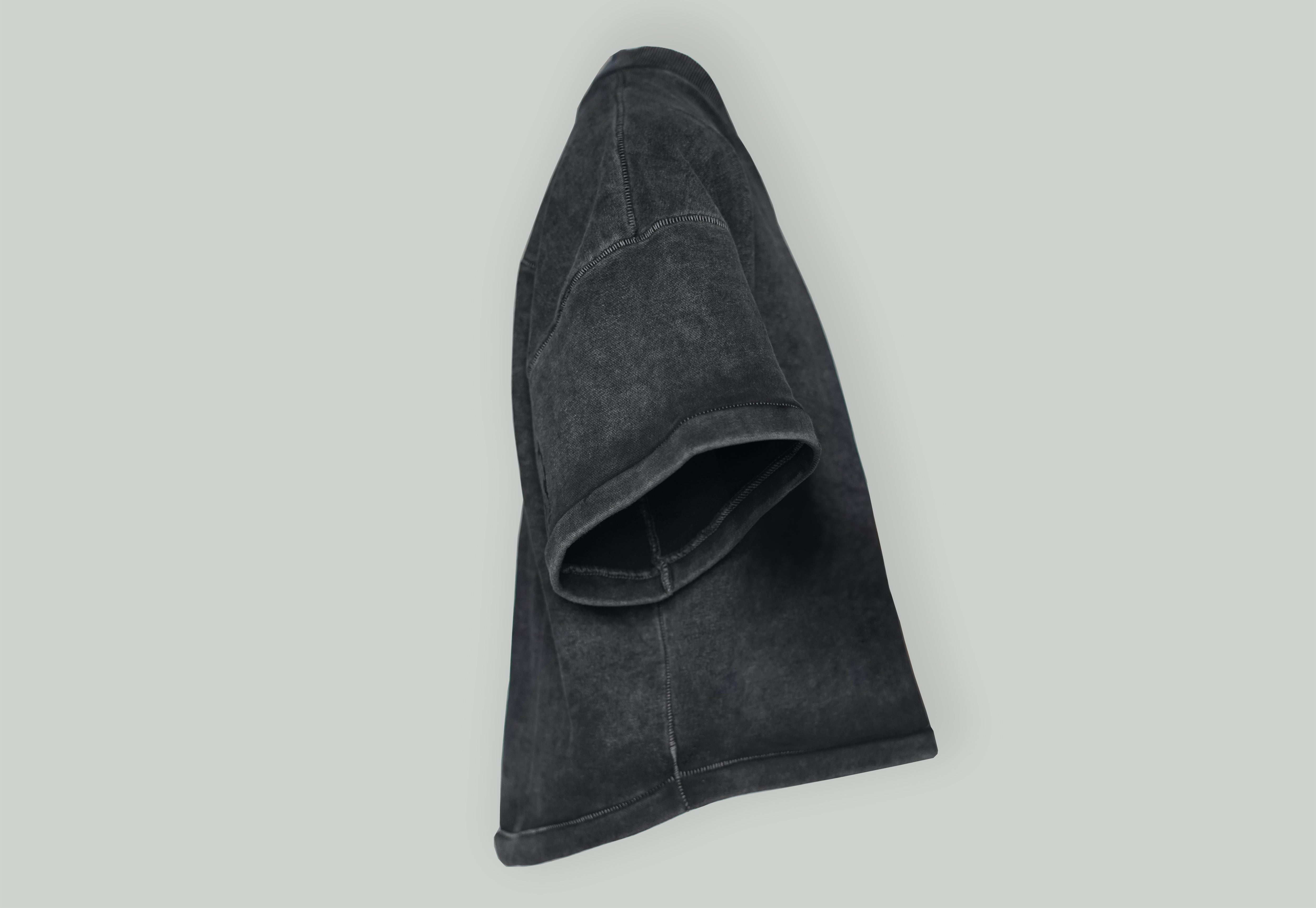 Cropped Baseball T-Shirt in Faded Black with V-Neck and Heavyweight Cotton - Sideview