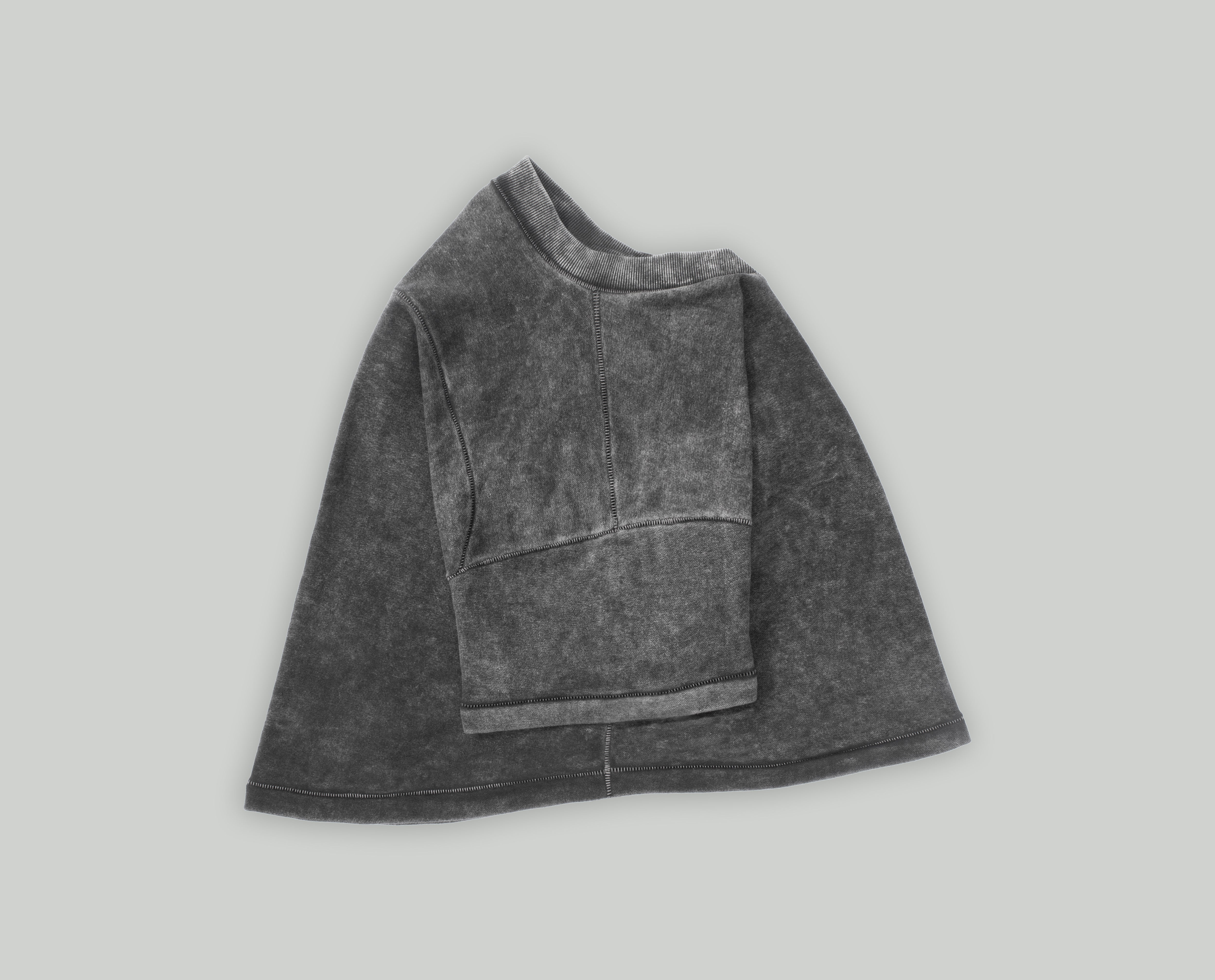 Cropped Baseball T-Shirt in Faded Black with V-Neck and Heavyweight Cotton - Sideview