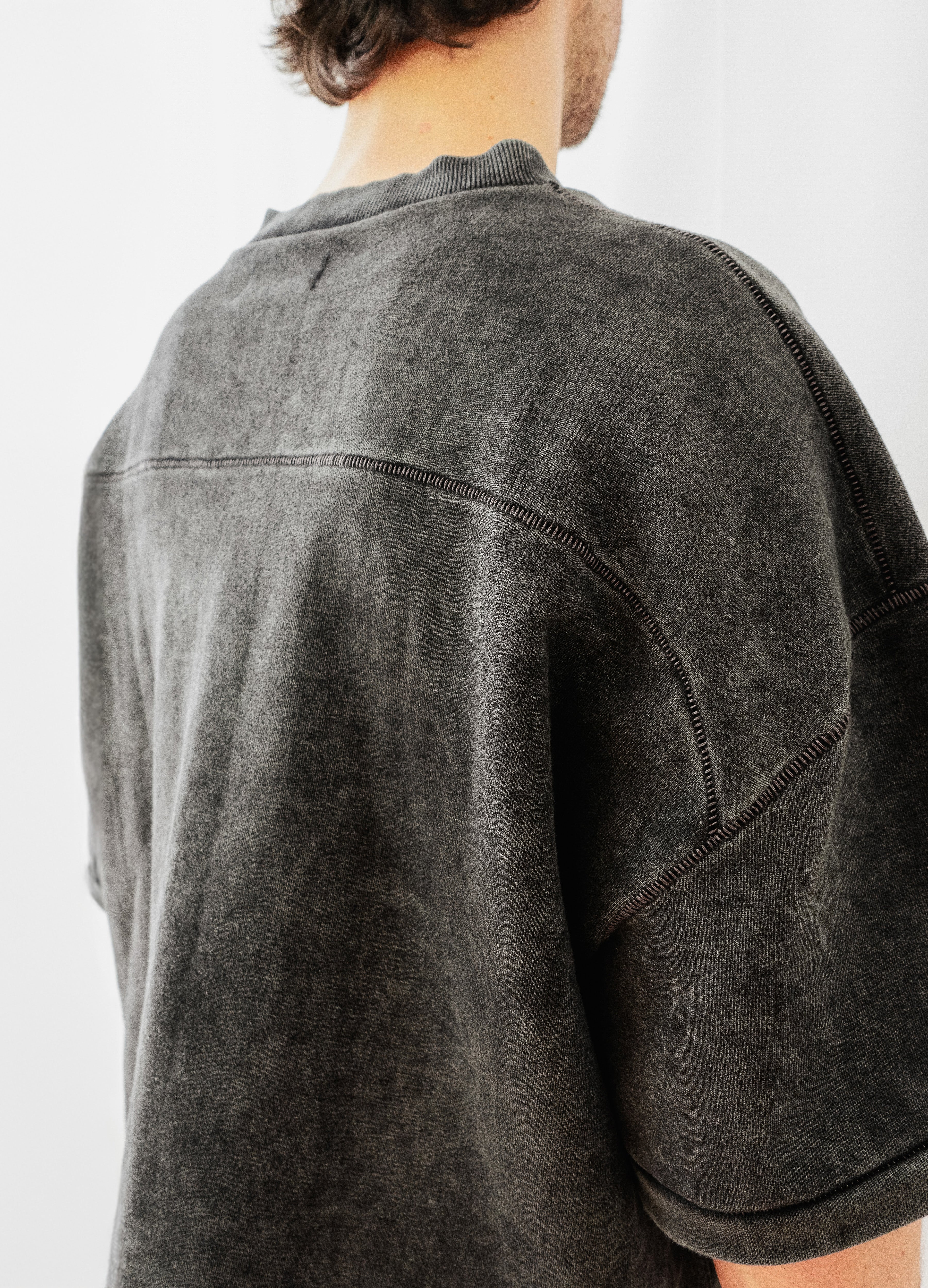 Cropped Baseball T-Shirt in Faded Black with V-Neck and Heavyweight Cotton - Backdetail